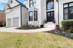 4580 Windsor Gate Ct, Atlanta, GA 30342 - Photo 10