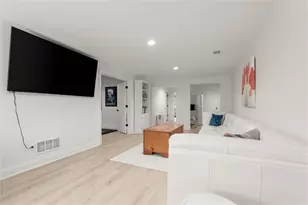 4580 Windsor Gate Ct, Atlanta, GA 30342 - Photo 52