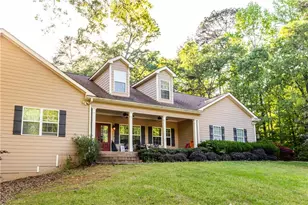 1023 Echo Valley Ct, Loganville, GA 30052 - Photo 4