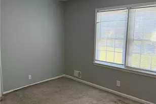 975 Ridgedale Dr, Lawrenceville, GA 30043 - Photo 14