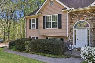 1235 Smoke Hill Ln, Hoschton, GA 30548 - Photo 4