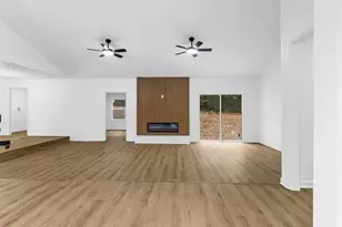 5419 Fieldgreen Dr, Stone Mountain, GA 30088 - Photo 4