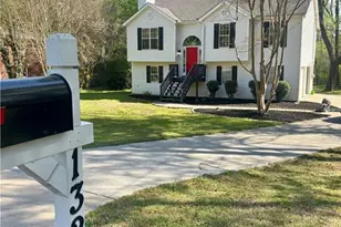 1327 Laura Ln, Austell, GA 30168 - Photo 2