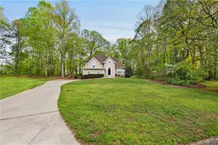 90 Montrose Ln, Sharpsburg, GA 30277 - Photo 1