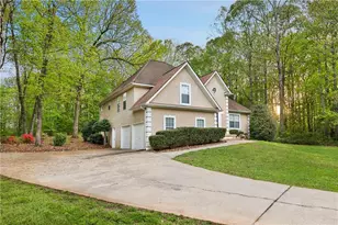 90 Montrose Ln, Sharpsburg, GA 30277 - Photo 2