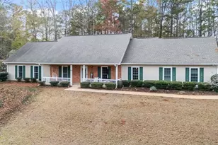 113 Colonial Ct, Lagrange, GA 30240 - Photo 1