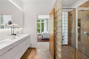 1327 Peachtree View NE, Brookhaven, GA 30319 - Photo 24