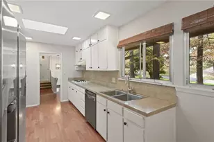 705 Edgewater Trail NW, Sandy Springs, GA 30328 - Photo 16