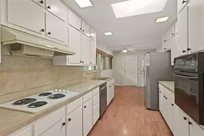 705 Edgewater Trail NW, Sandy Springs, GA 30328 - Photo 4