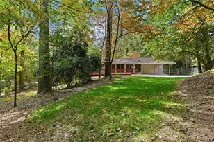 705 Edgewater Trail NW, Sandy Springs, GA 30328 - Photo 10
