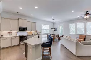 1450 Edgebrook Ct, Atlanta, GA 30329 - Photo 10