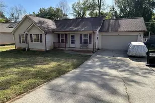 10417 Irongate Ln, Jonesboro, GA 30238 - Photo 2