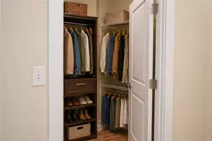 799 Hammond Dr, Atlanta, GA 30328 - Photo 12