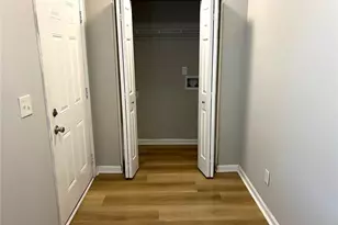 566 Rockwell St SW, Atlanta, GA 30310 - Photo 8