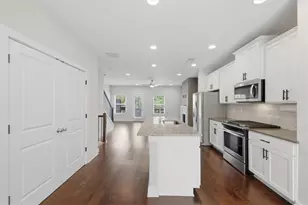 3796 Oxford Cir, Doraville, GA 30340 - Photo 8