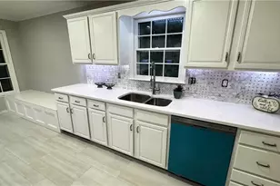 567 Leah Dr, Powder Springs, GA 30127 - Photo 2
