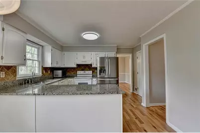 2451 Meadowglen Trail, Snellville, GA 30078 - Photo 18