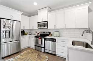 1581 Liberty Pkwy NW, Atlanta, GA 30318 - Photo 8