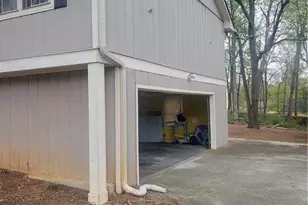 5251 Greenpoint Dr, Stone Mountain, GA 30088 - Photo 4