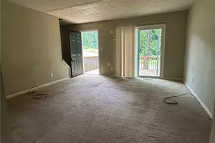 4911 Martins Crossing Rd, Stone Mountain, GA 30088 - Photo 4