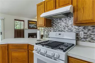 1402 Bridgewater Branch, Stone Mountain, GA 30088 - Photo 4