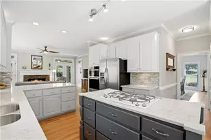 3660 Chartwell Dr, Suwanee, GA 30024 - Photo 8