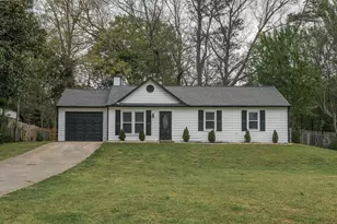 356 Meadow Trace Dr, Auburn, GA 30011 - Photo 2