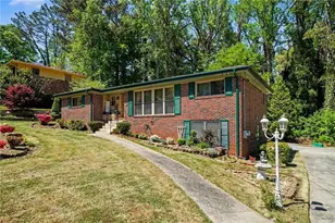 2429 Woodhill Ln, Atlanta, GA 30344 - Photo 4