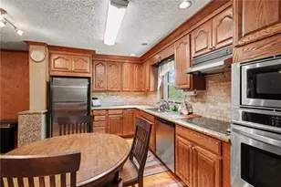 2429 Woodhill Ln, Atlanta, GA 30344 - Photo 14