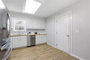 238 Ivy Hills Cir, Mount Airy, GA 30563 - Photo 6