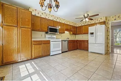 4241 Glenforest Way NE, Roswell, GA 30075 - Photo 16