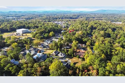 148 Village Drive, Clarkesville, GA 30523 - Photo 8