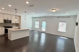 716 Vallin St, Cumming, GA 30041 - Photo 4