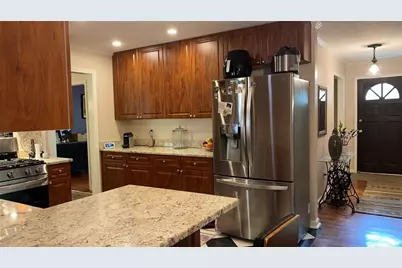 2901 Victoria Drive, Marietta, GA 30068 - Photo 2