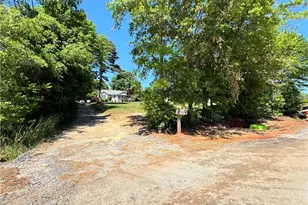 3216 Brackett Dr, Gainesville, GA 30506 - Photo 4
