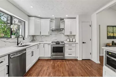 115 Ansley Court, Roswell, GA 30076 - Photo 12