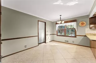 556 Daisy Nash Dr SW, Lilburn, GA 30047 - Photo 8