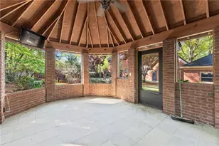 556 Daisy Nash Dr SW, Lilburn, GA 30047 - Photo 42