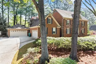 556 Daisy Nash Dr SW, Lilburn, GA 30047 - Photo 2