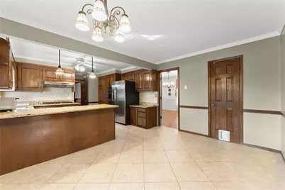 556 Daisy Nash Drive SW, Lilburn, GA 30047 - Photo 6