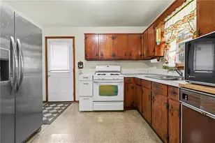 7019 Lake View Ln, Peachtree Corners, GA 30360 - Photo 10