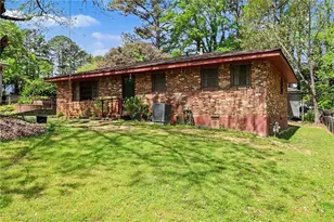 7019 Lake View Ln, Peachtree Corners, GA 30360 - Photo 2