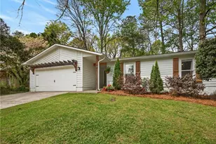 825 Lake Forest Cir, Roswell, GA 30076 - Photo 2