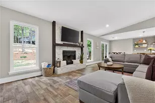 825 Lake Forest Cir, Roswell, GA 30076 - Photo 6