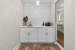 825 Lake Forest Cir, Roswell, GA 30076 - Photo 10