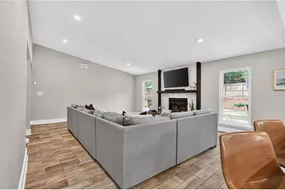 825 Lake Forest Circle, Roswell, GA 30076 - Photo 8