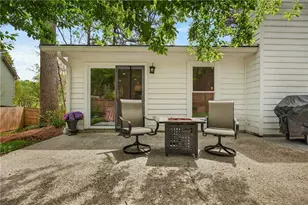 825 Lake Forest Cir, Roswell, GA 30076 - Photo 42