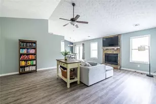 817 Riverstone Ln, Woodstock, GA 30188 - Photo 4