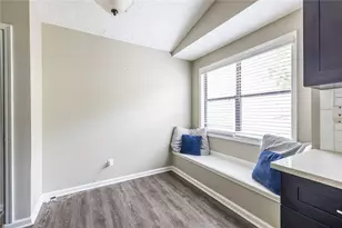 817 Riverstone Ln, Woodstock, GA 30188 - Photo 10