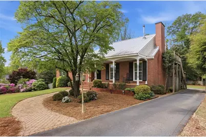 665 Iroquois Drive NE, Marietta, GA 30060 - Photo 2